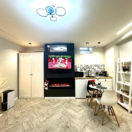 Stay Inn Central Brasov Ap 4 ภายนอก รูปภาพ